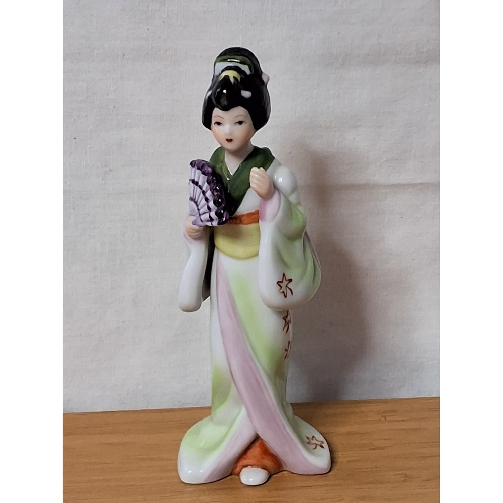 Vintage Porcelain Geisha Girl In Kimono And Holding Fan. GVC